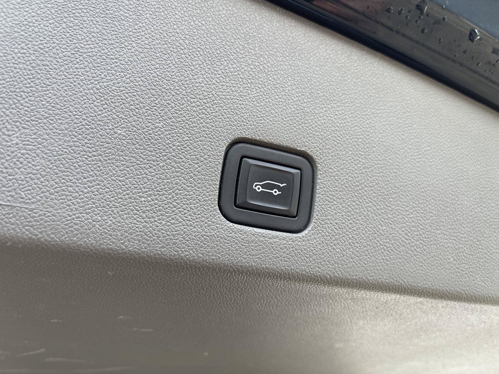 Used 2024 Cadillac XT6 Premium Luxury w/ LPO, Floor Liner Package AWD/4WD image 51