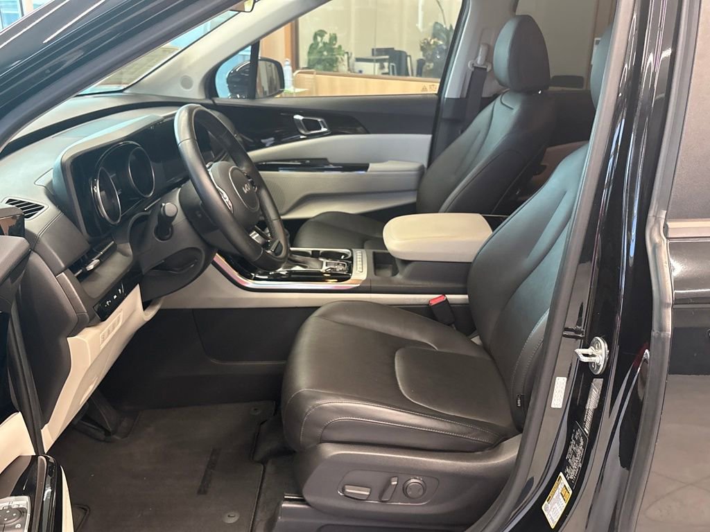 Certified 2022 Kia Carnival EX image 14