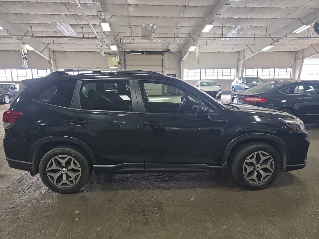 Used 2020 Subaru Forester Premium AWD/4WD image 2