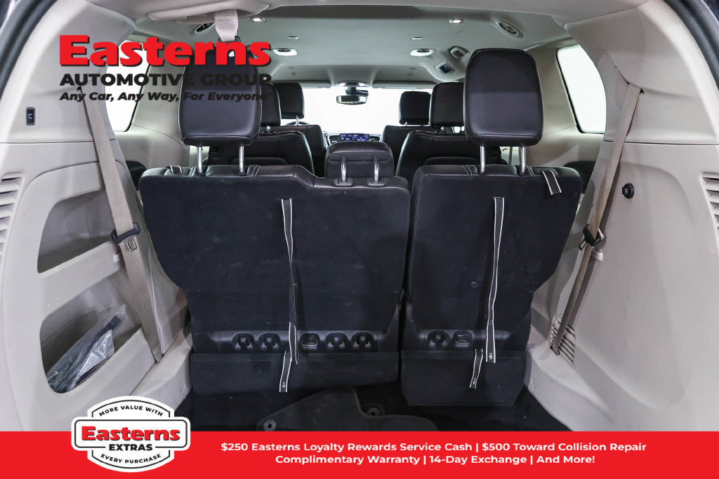 Used 2023 Chrysler Pacifica Touring-L FWD image 10