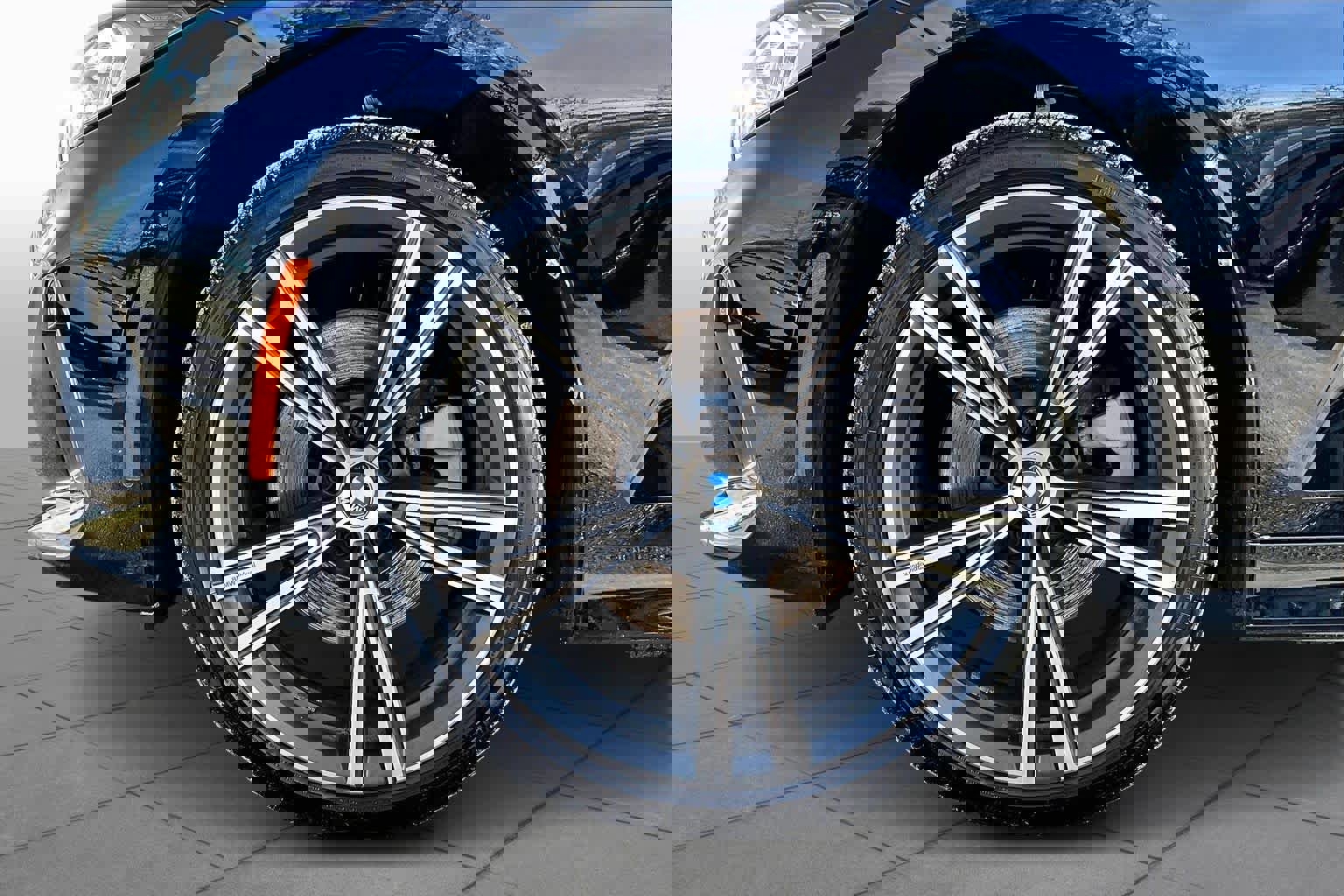 Used 2023 BMW 330i xDrive 330i xDrive w/ Driving Assistance Package image 11