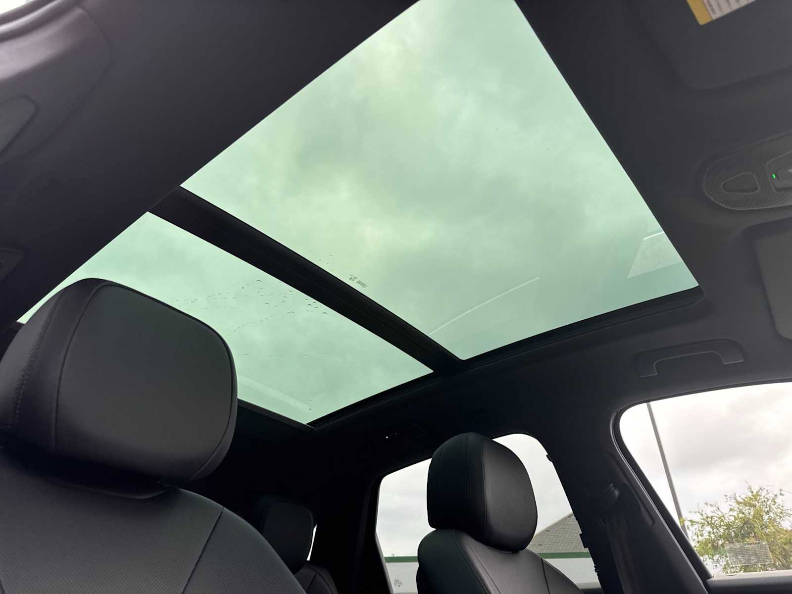 Certified 2025 Porsche Cayenne image 18