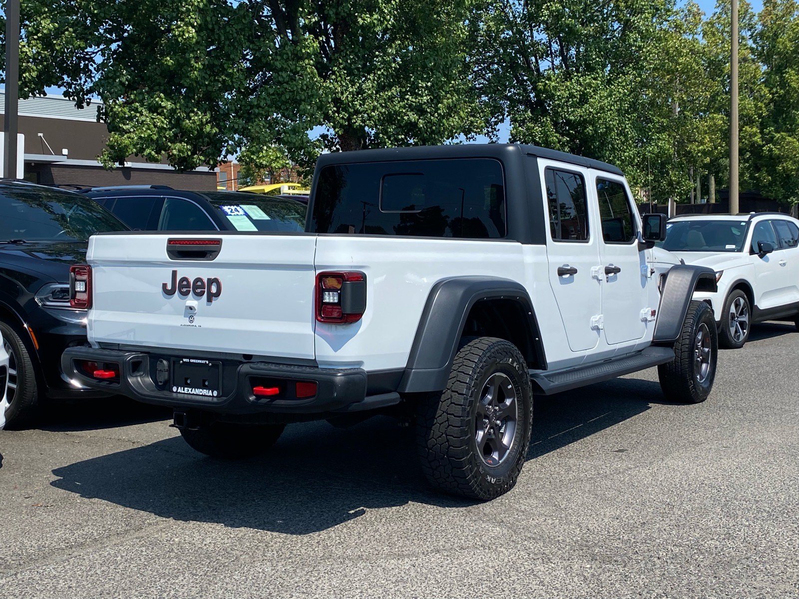 Used 2022 Jeep Gladiator Rubicon w/ LED Lighting Group AWD/4WD image 3