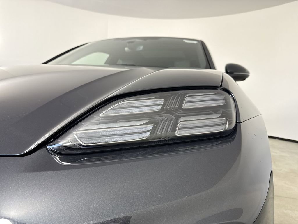 New 2026 Porsche Macan 4 Electric AWD/4WD image 11