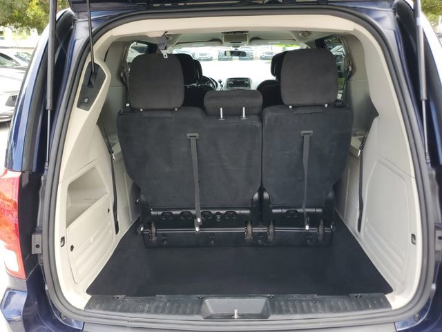 Used 2016 Dodge Grand Caravan SXT w/ Rear Park Assist Package FWD image 9