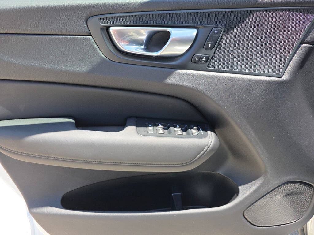 Used 2026 Volvo XC60 B5 Plus w/ Protection Package Premier AWD/4WD image 30