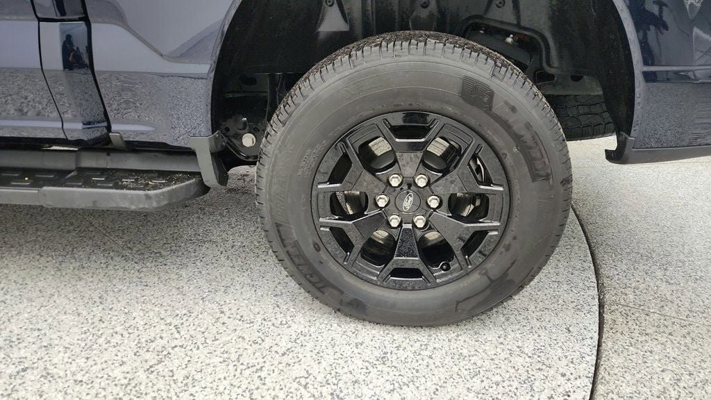 Used 2025 Ford F150 Lightning XLT image 9