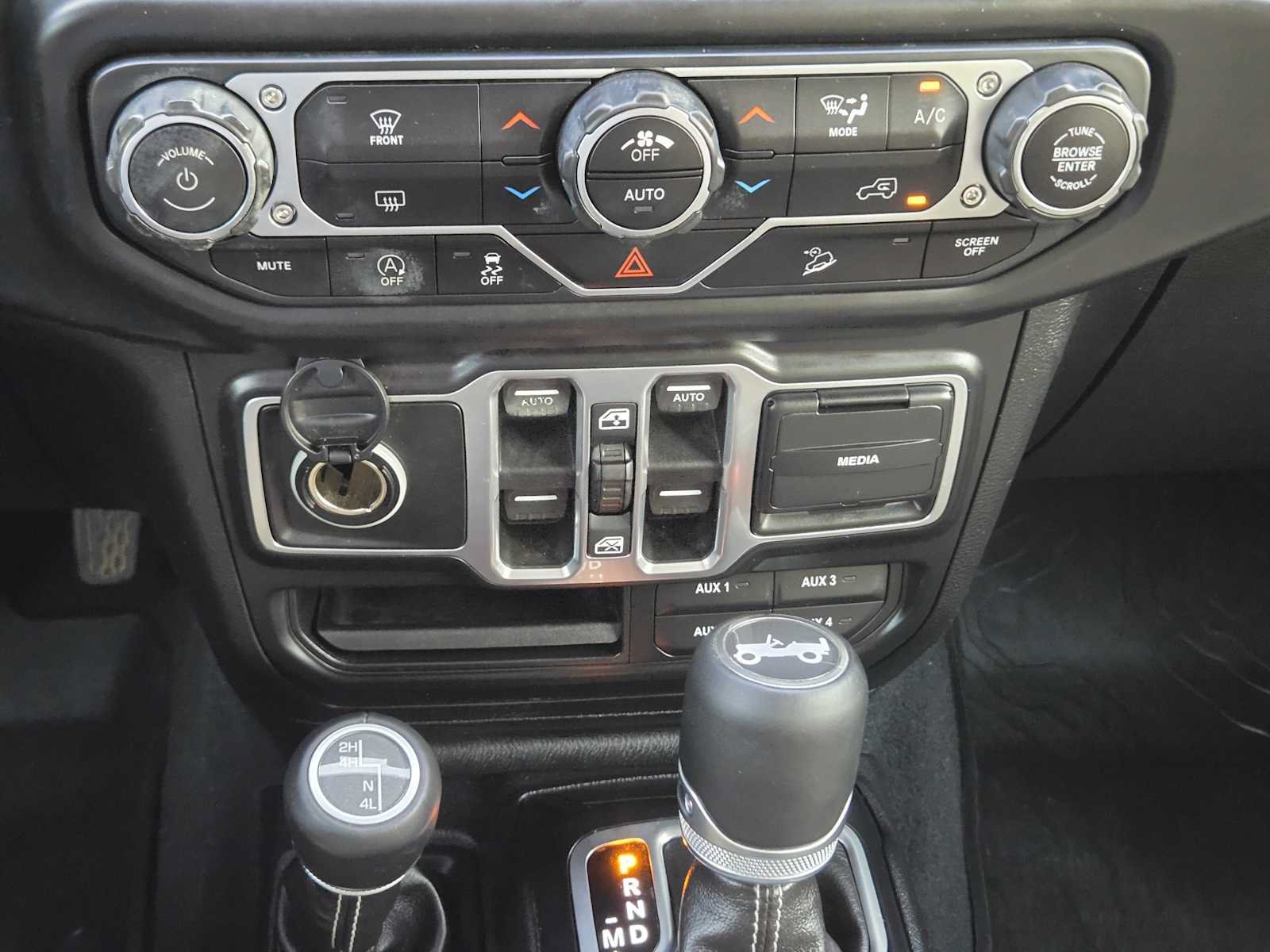 Used 2018 Jeep Wrangler Unlimited Sahara AWD/4WD image 20
