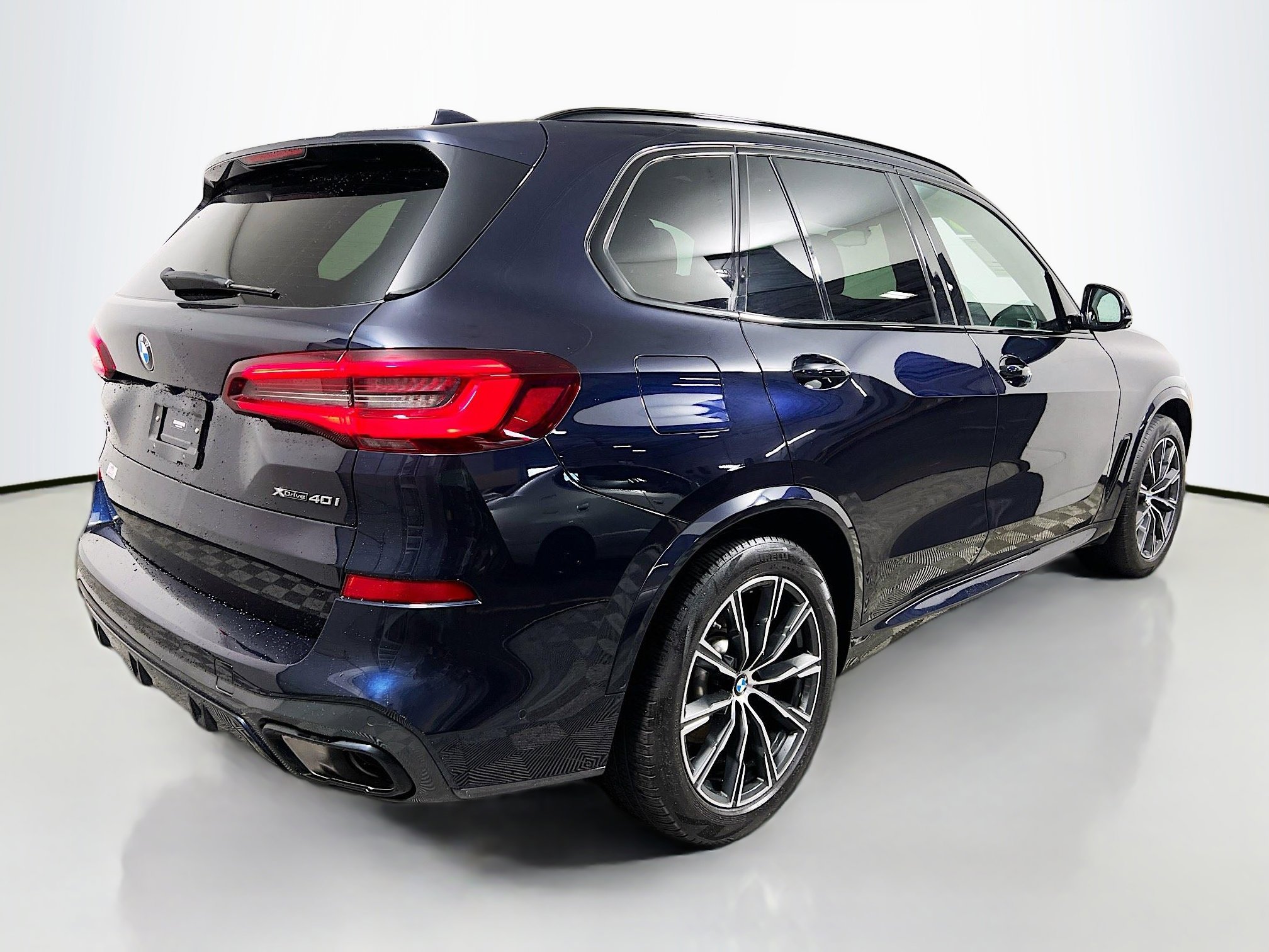 Used 2023 BMW X5 xDrive40i w/ M Sport Package image 4