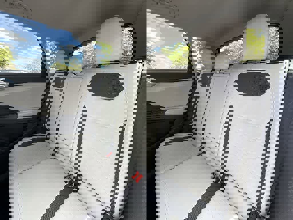 Used 2025 Volkswagen Taos SE image 22