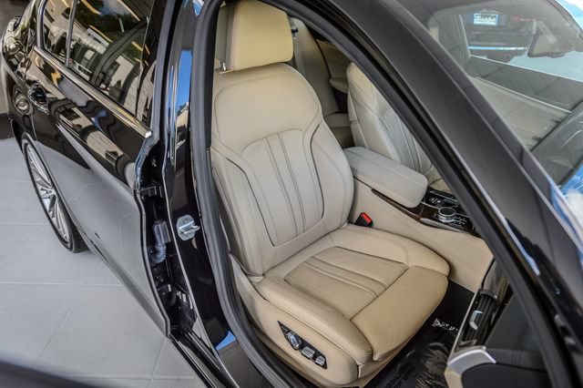 Used 2017 BMW 540i RWD image 42