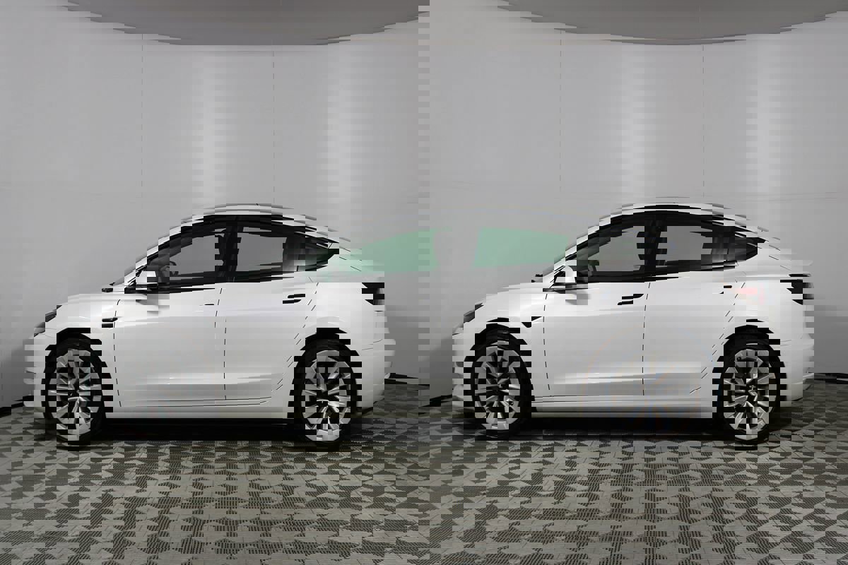 Used 2023 Tesla Model 3 Standard Range image 27