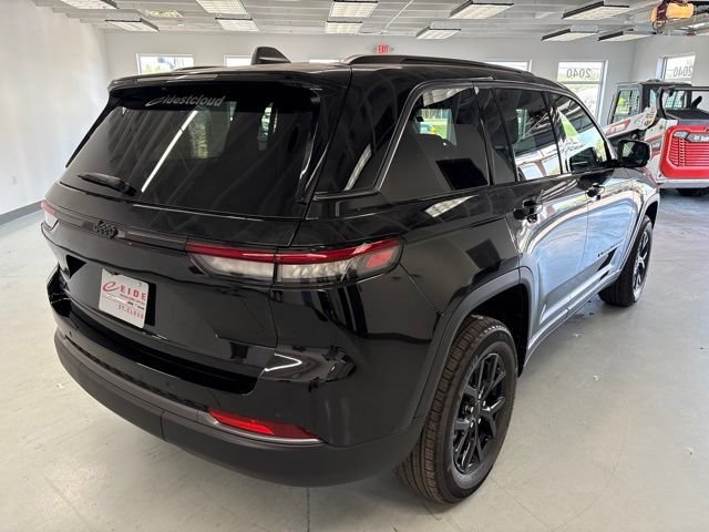 New 2026 Jeep Grand Cherokee Altitude AWD/4WD image 8