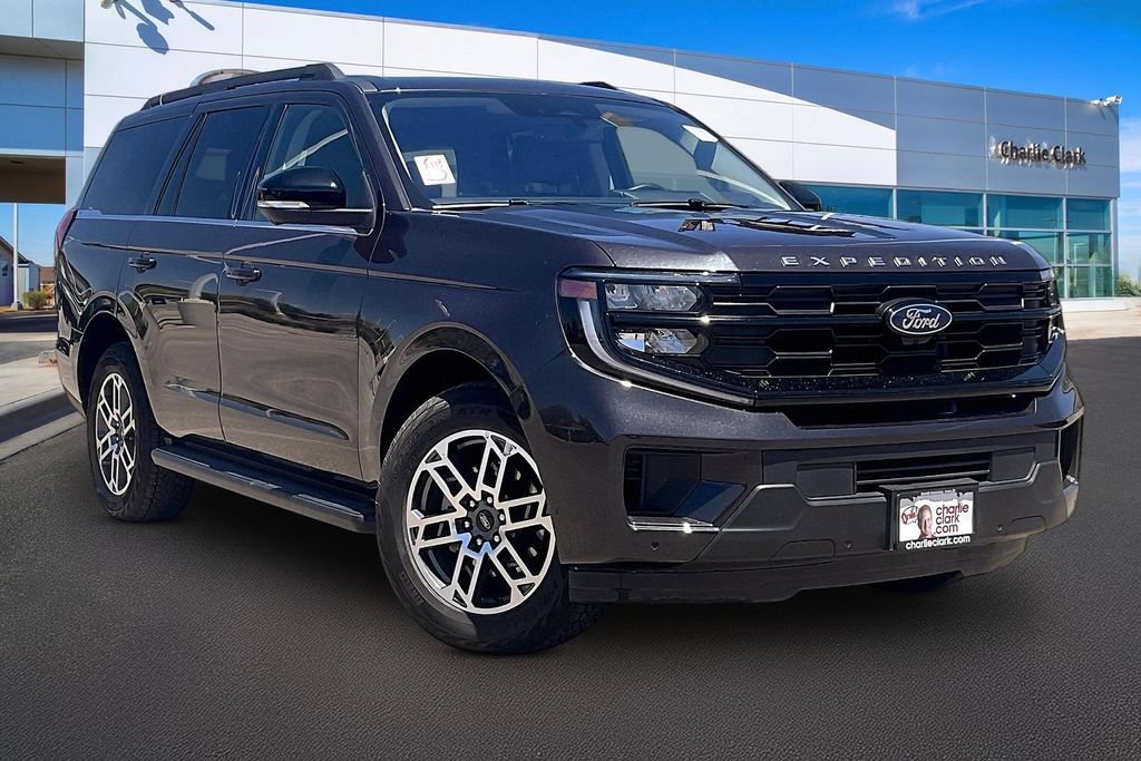 Used 2025 Ford Expedition Active AWD/4WD image 12