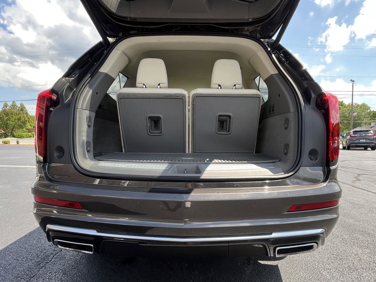 Used 2020 Cadillac XT6 Premium Luxury image 29