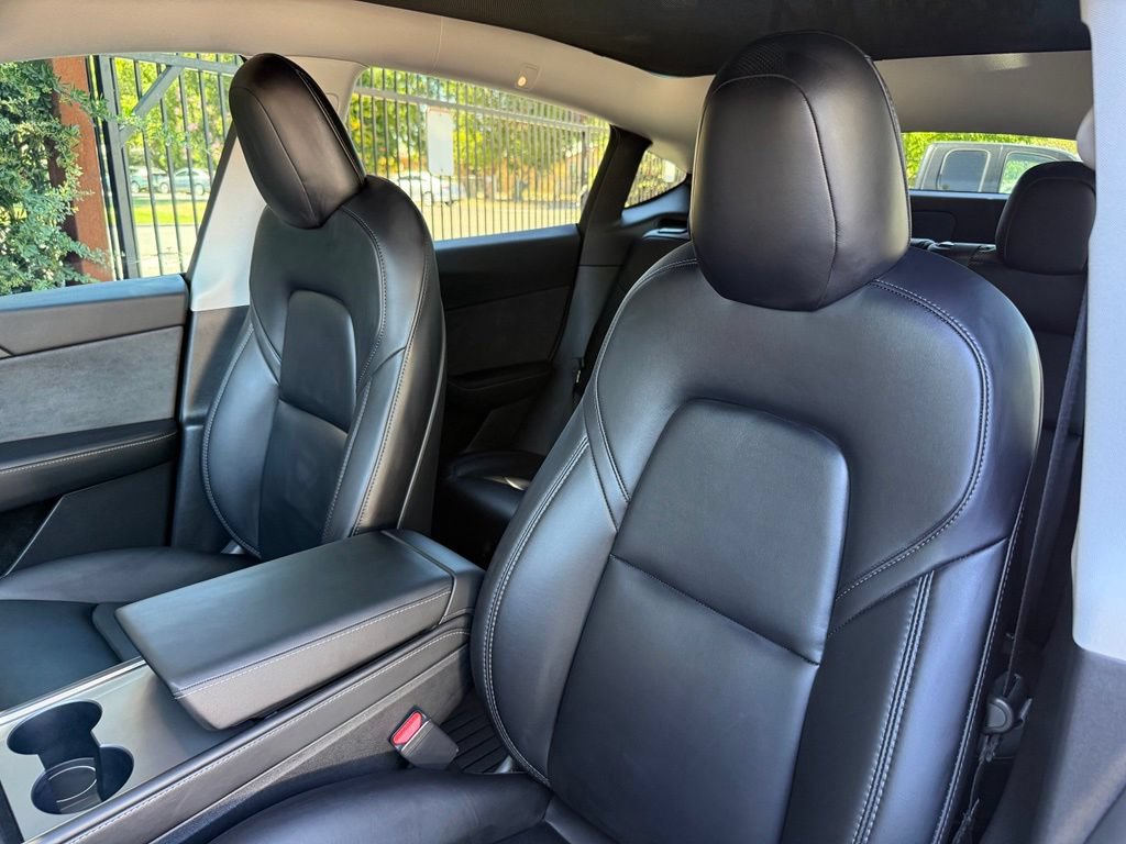 Used 2022 Tesla Model Y Long Range AWD/4WD image 12