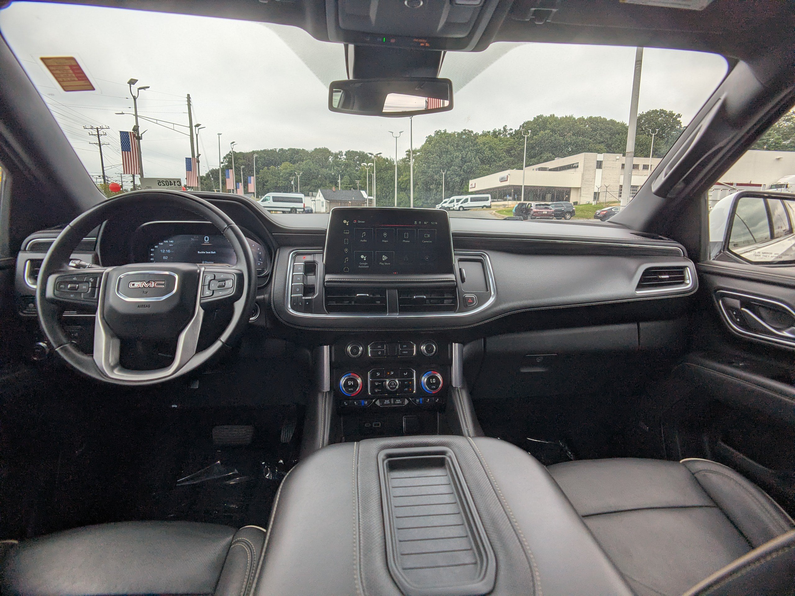 Used 2024 GMC Yukon XL SLT AWD/4WD image 19