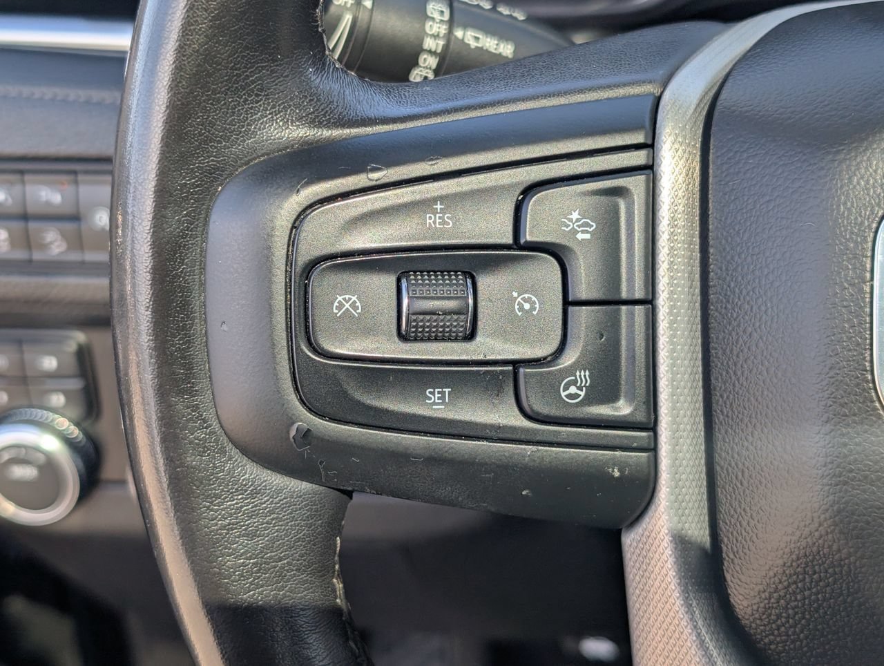 Used 2021 GMC Yukon Denali w/ Denali Premium Package AWD/4WD image 19