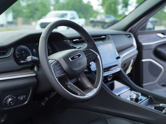 New 2026 Jeep Grand Cherokee L Limited w/ Limited Altitude Package AWD/4WD image 27