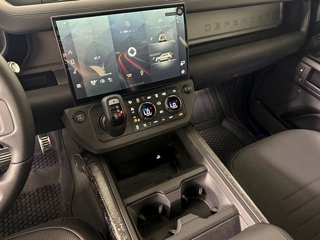 New 2026 Land Rover Defender 110 OCTA AWD/4WD image 36