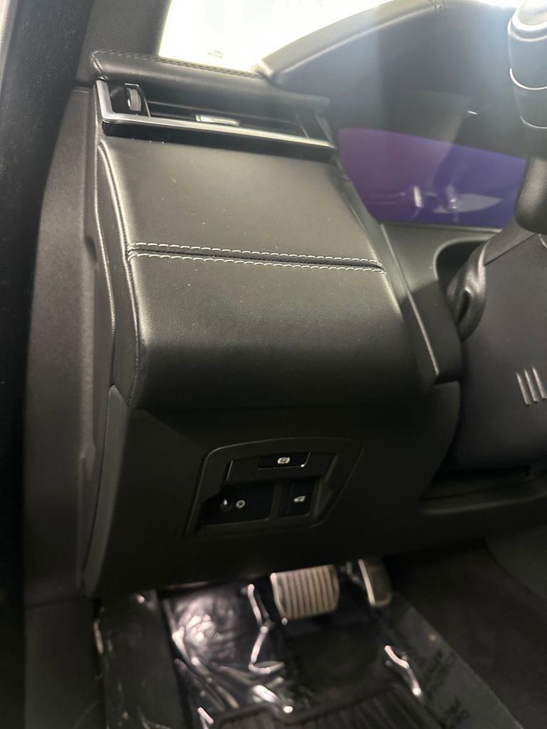 Used 2019 Land Rover Range Rover Velar S image 15