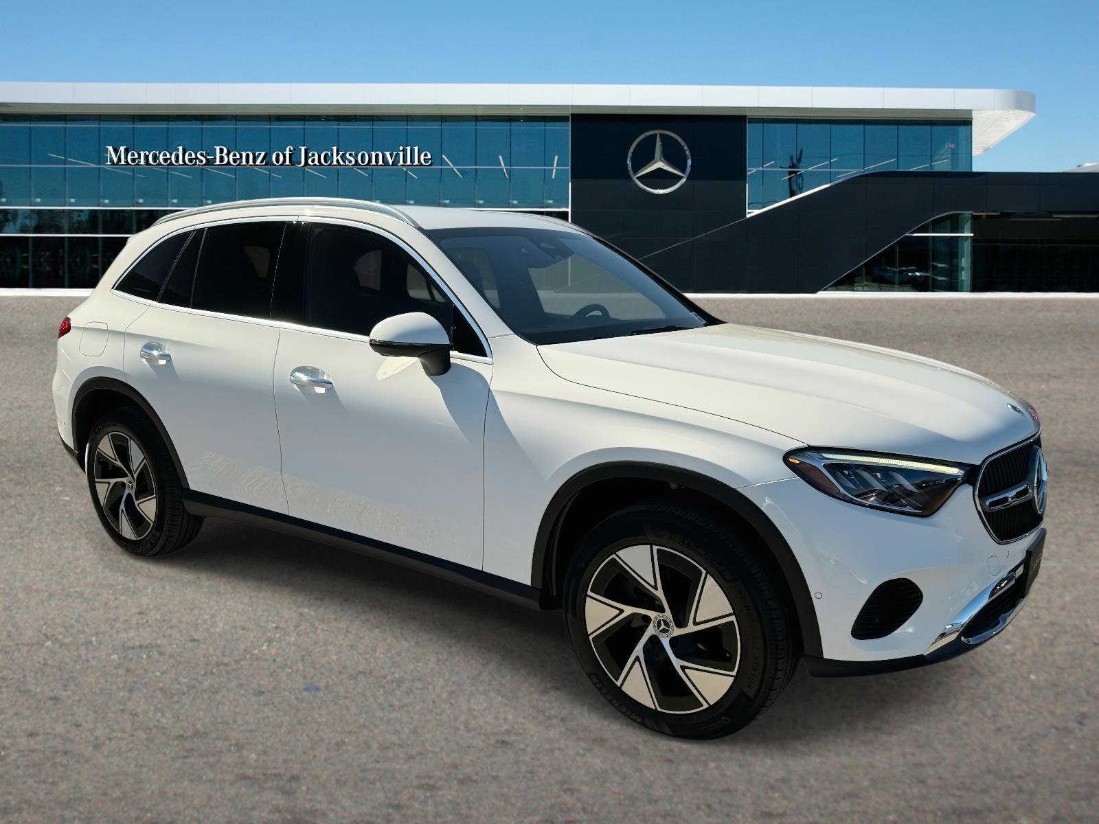 Used 2024 Mercedes-Benz GLC 300 4MATIC image 1