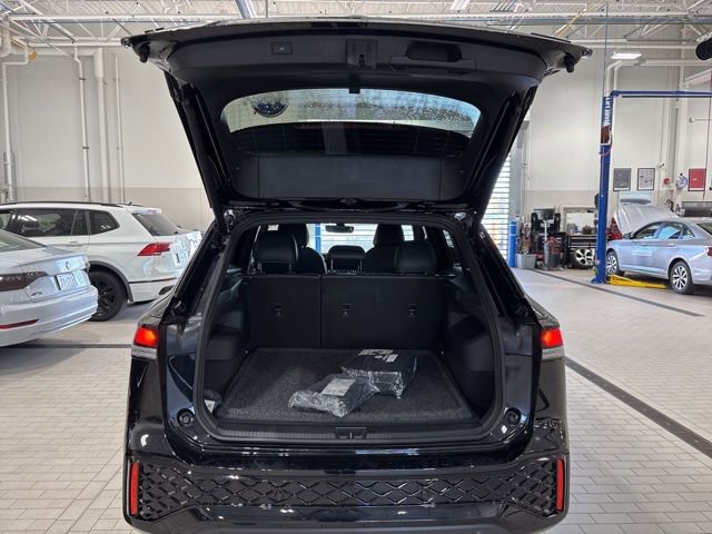 New 2026 Volkswagen Tiguan SE R-Line image 6