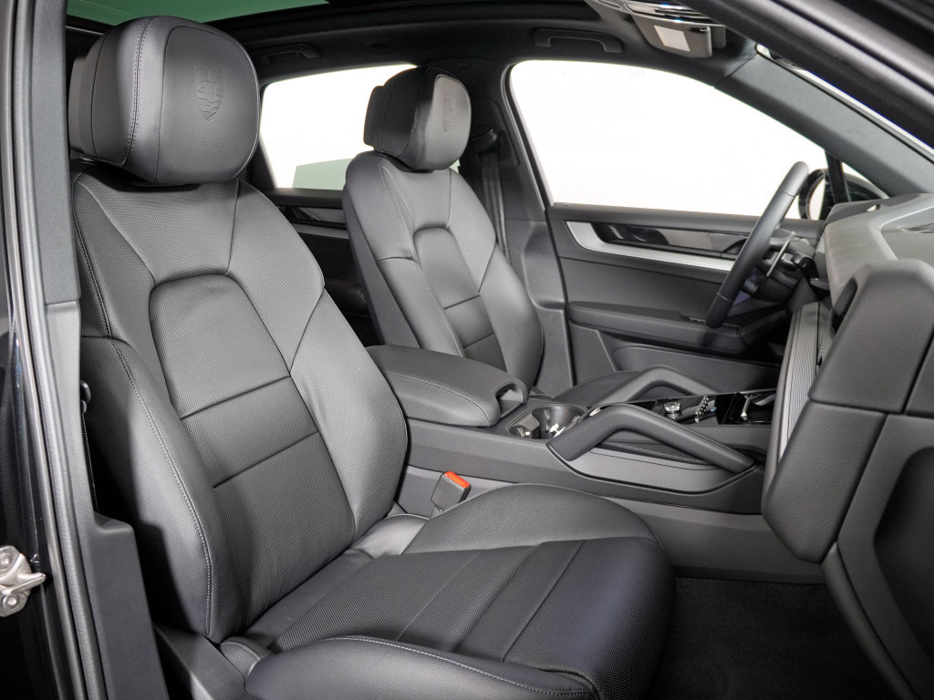 New 2026 Porsche Cayenne S AWD/4WD image 42