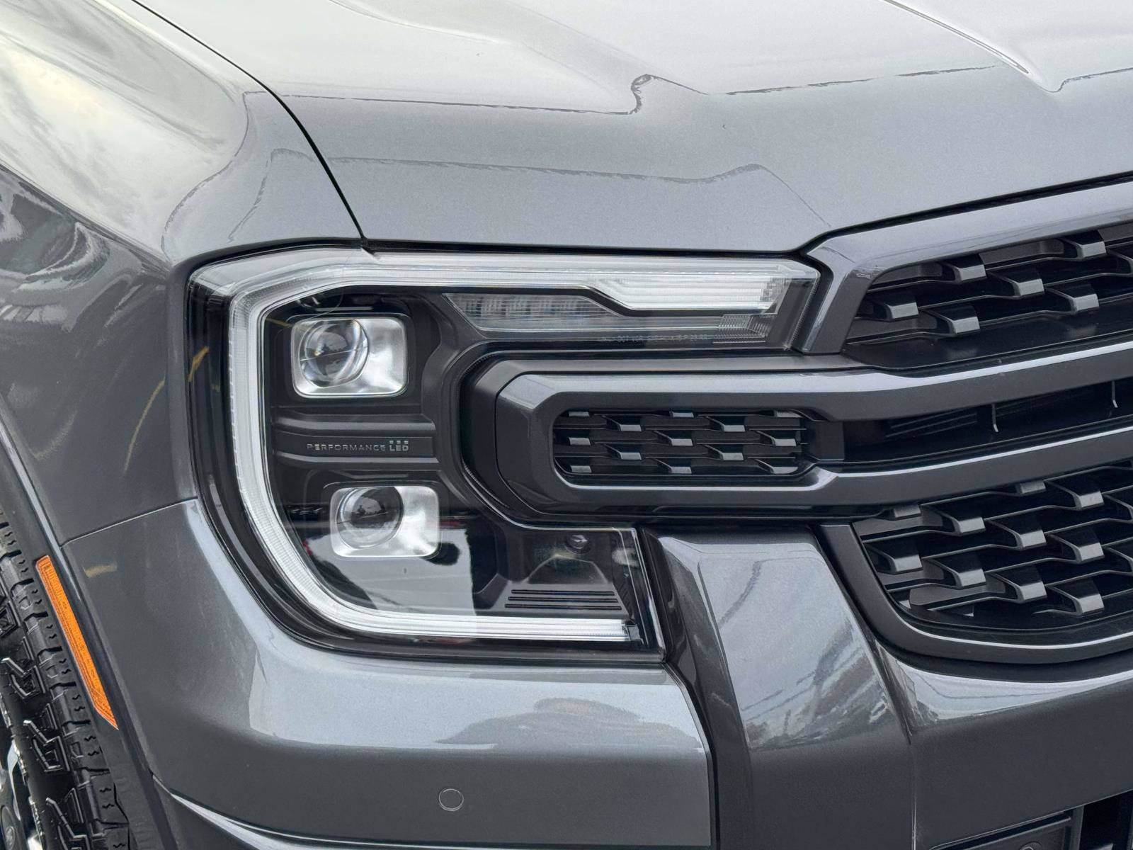 Used 2024 Ford Ranger Lariat w/ FX4 Off-Road Package image 8