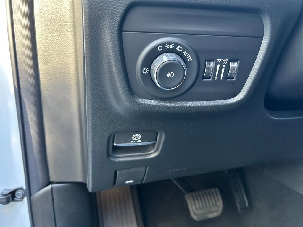 New 2025 Jeep Grand Cherokee L Limited w/ Luxury Tech Group II image 13