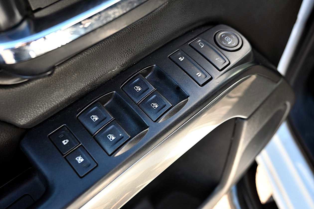 Used 2015 Chevrolet Silverado 1500 LT w/ Rally 2 Edition image 17