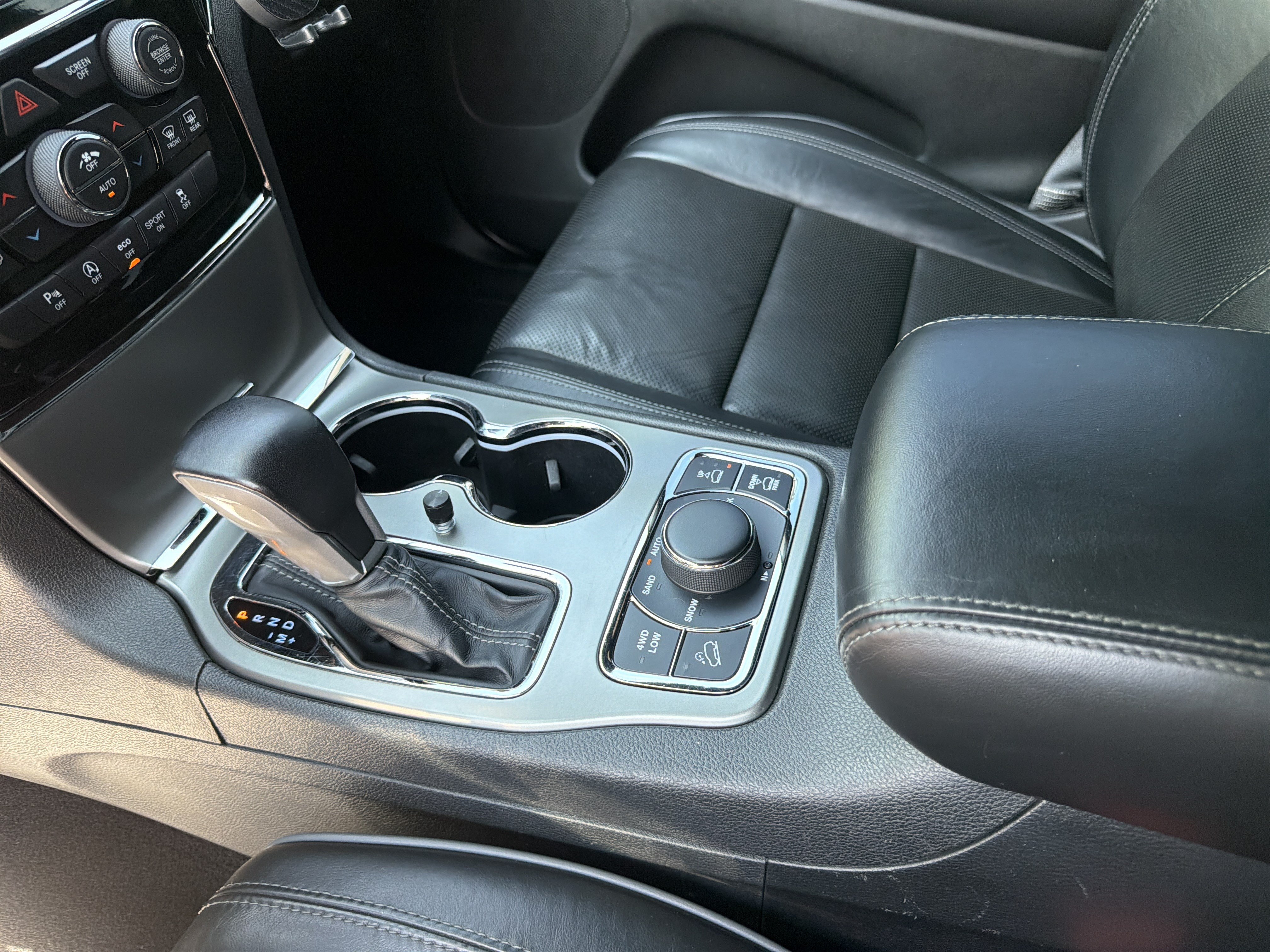 Certified 2020 Jeep Grand Cherokee Overland AWD/4WD image 21