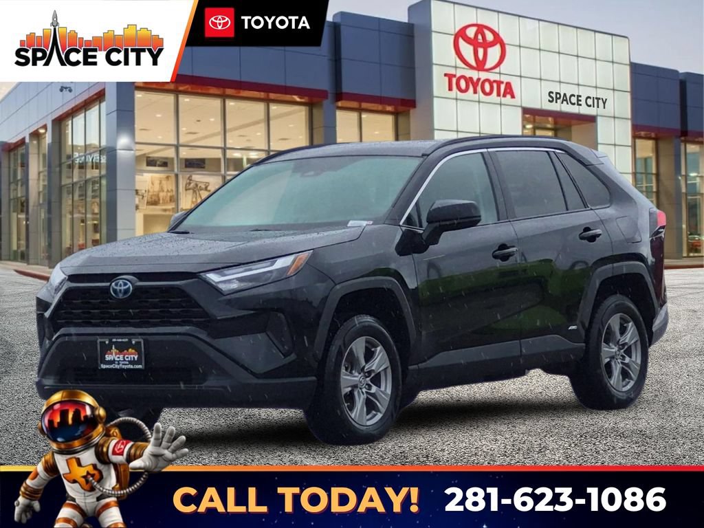 Used 2023 Toyota RAV4 LE AWD/4WD image 1