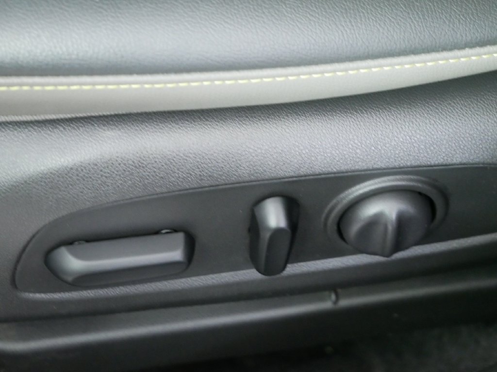 Used 2025 Chevrolet Trax ACTIV w/ Sunroof Package FWD image 22
