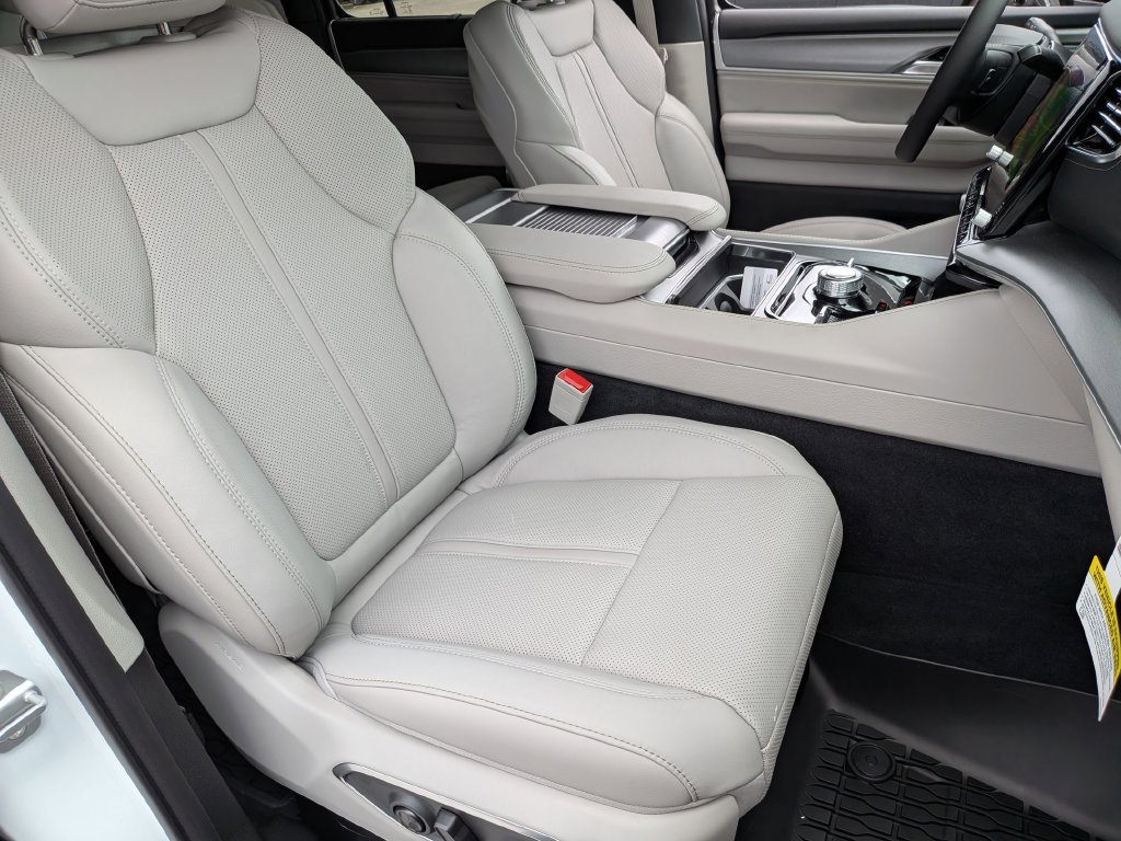 New 2026 Jeep Grand Wagoneer Limited AWD/4WD image 29