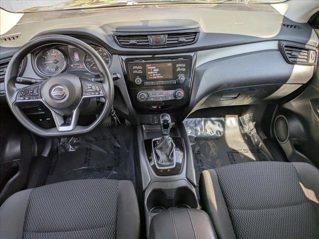 Used 2018 Nissan Rogue Sport S image 14