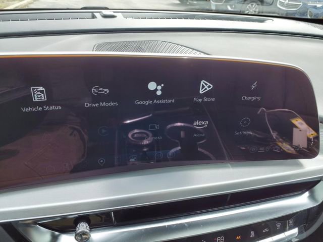 New 2025 Cadillac Lyriq Luxury image 30