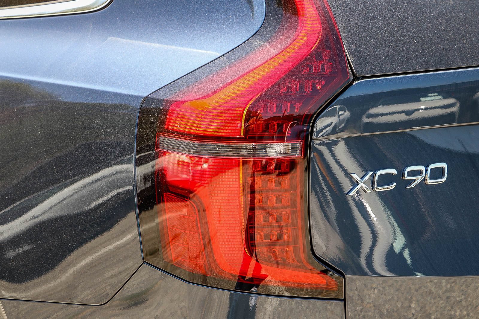 New 2026 Volvo XC90 B6 Plus w/ Protection Package Premier AWD/4WD image 9