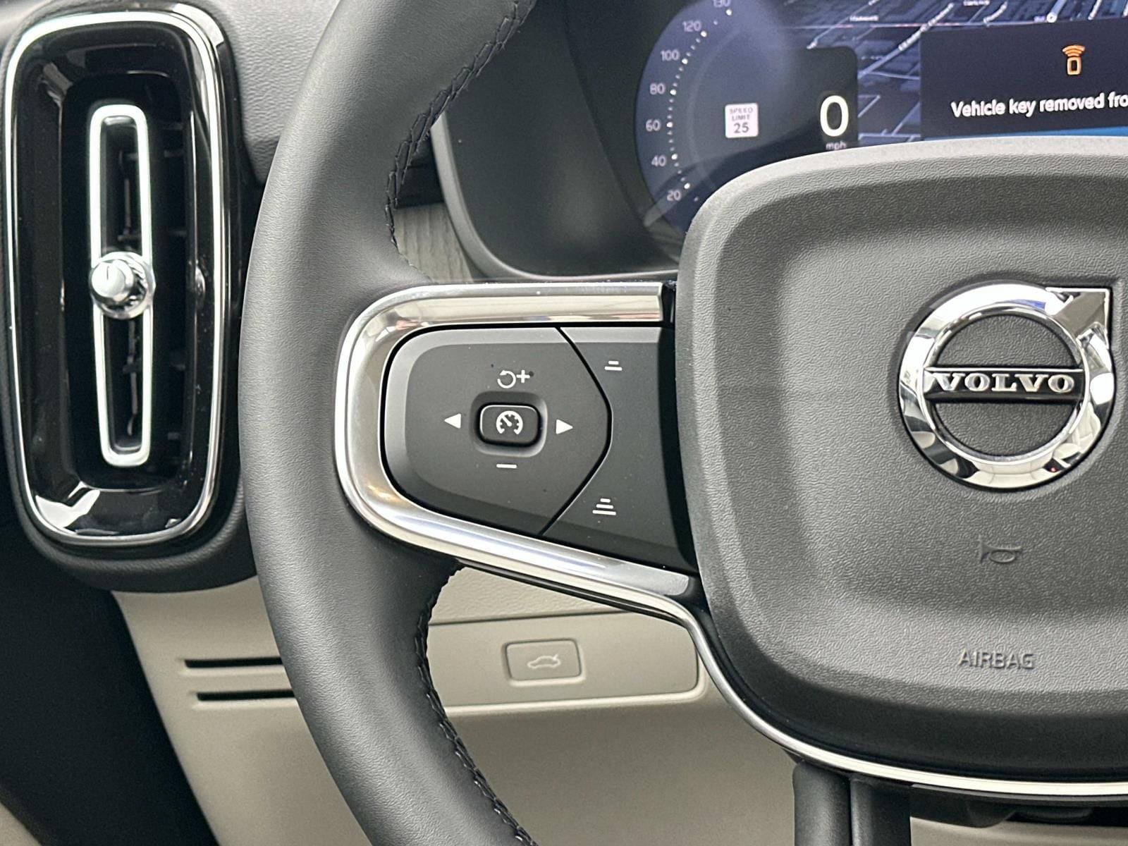 New 2026 Volvo XC40 B5 Plus w/ Protection Package Premier AWD/4WD image 8