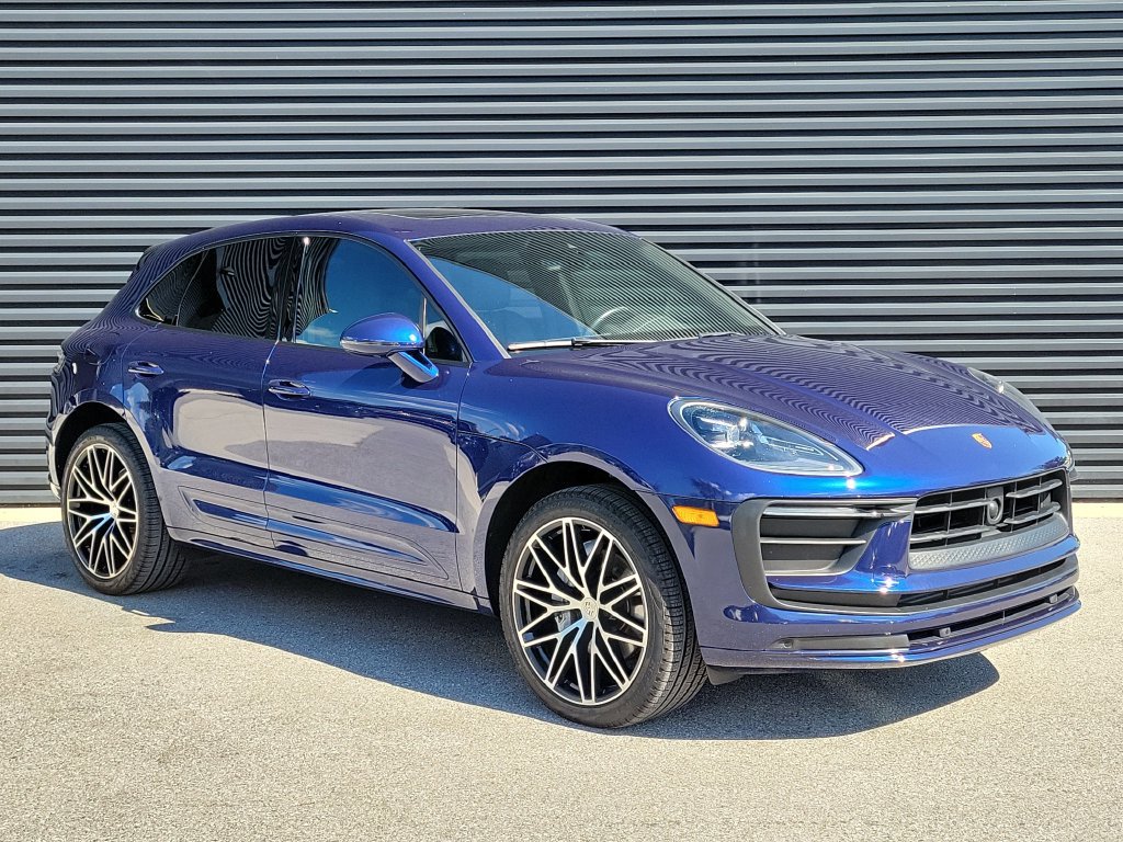 Certified 2024 Porsche Macan AWD/4WD image 9