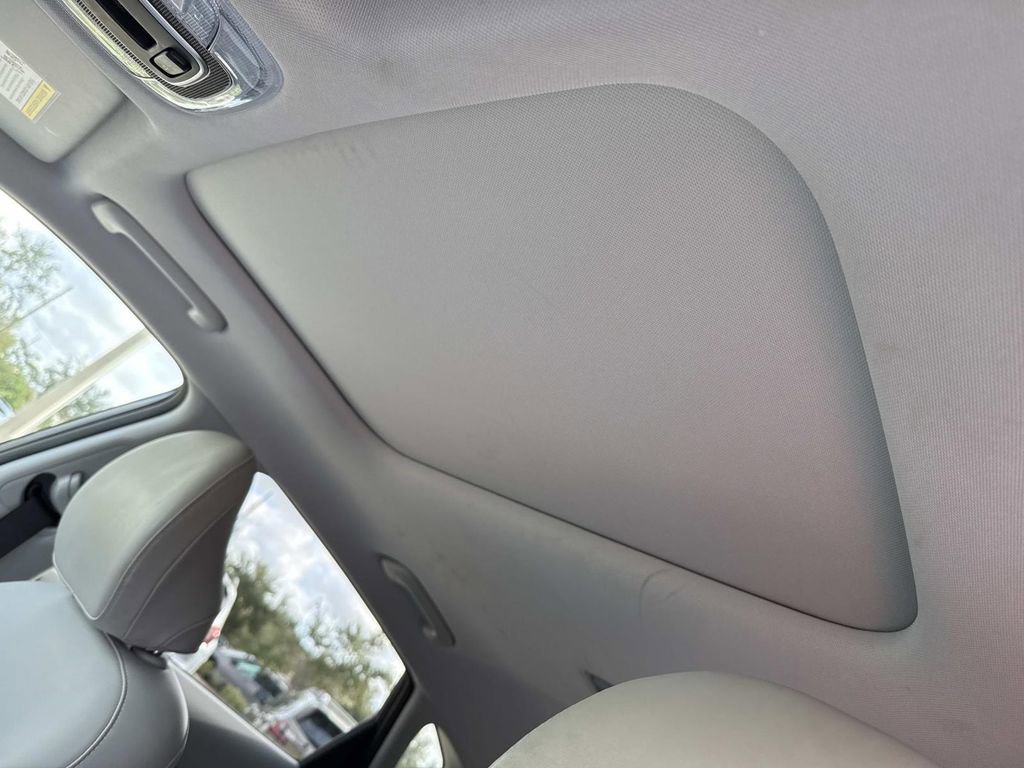 Used 2024 Hyundai Kona Limited image 43