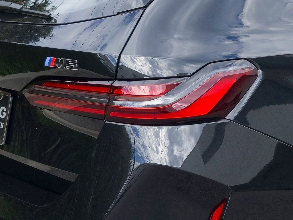 New 2026 BMW M5 Touring image 7
