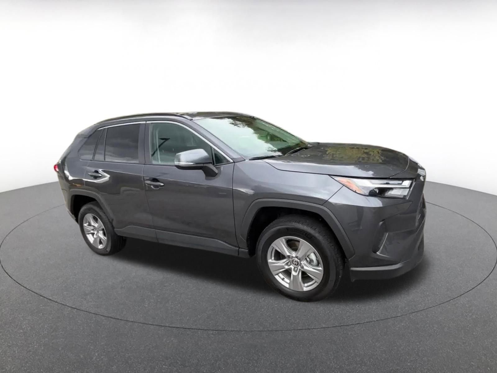 Used 2025 Toyota RAV4 XLE video 2