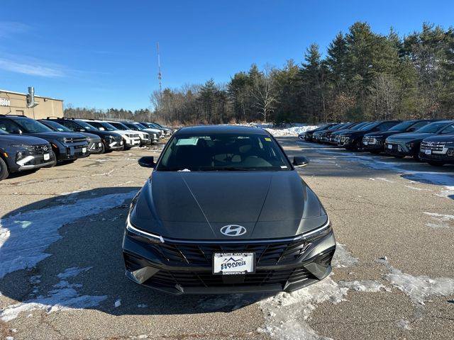 New 2026 Hyundai Elantra SEL Sport Premium FWD image 2