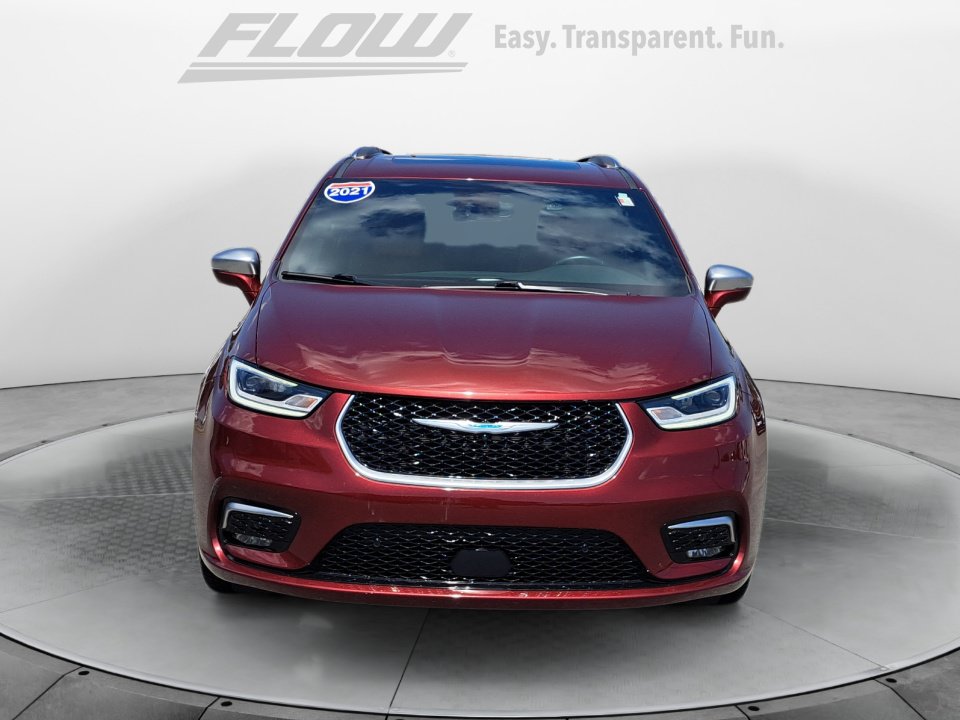 Used 2021 Chrysler Pacifica Pinnacle FWD image 3