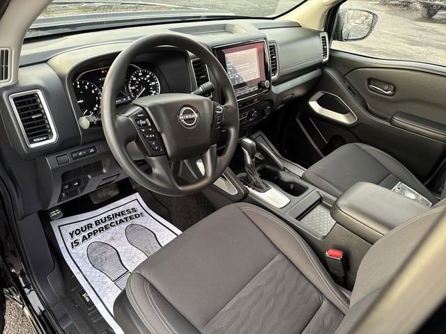 Used 2024 Nissan Frontier SV image 10