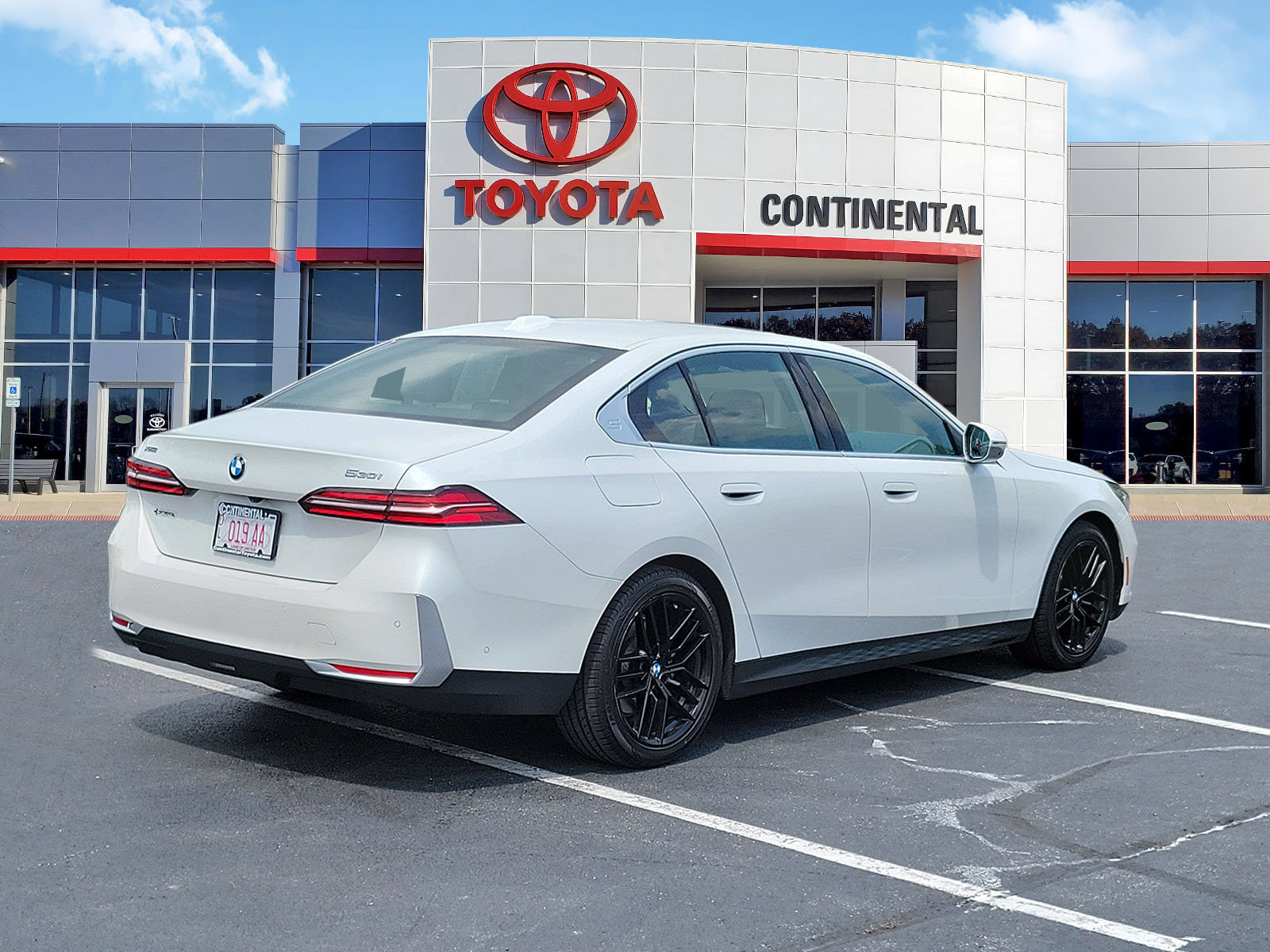 Used 2024 BMW 530i xDrive AWD/4WD image 5