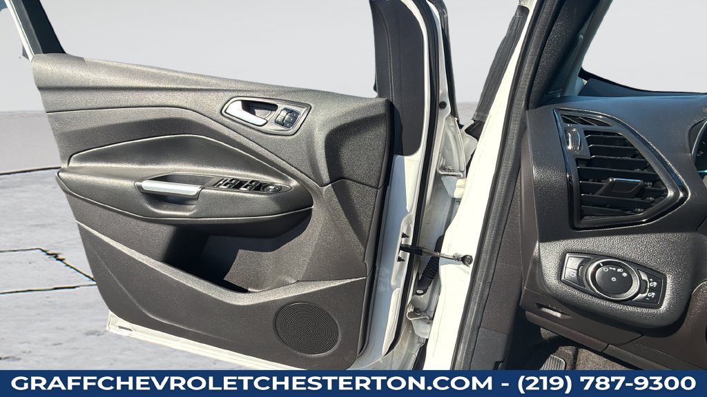 Used 2016 Ford Escape Titanium AWD/4WD image 25