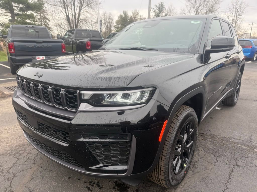 New 2026 Jeep Grand Cherokee Altitude AWD/4WD image 7