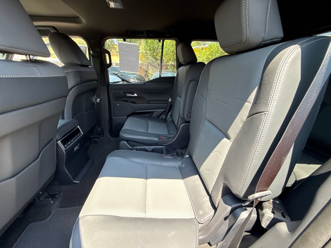 Used 2026 Lexus GX 550 w/ Accessory Package (2T) AWD/4WD image 18